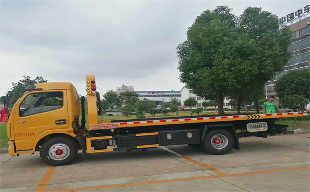 怒江定远24小时拖车救援电话号码，定远道路救援公司怎么收费的
